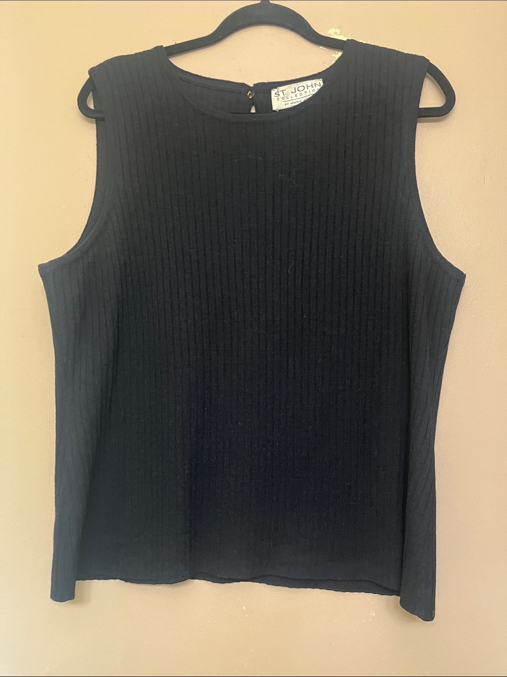 St. John Sleeveless Black Ribbed Knit Tank